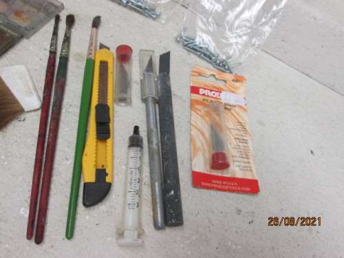 HO SCALE : VARIOUS SPARES, TOOL AND BITS AND PIECES FOR LAYOUT