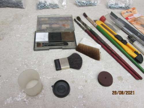 HO SCALE : VARIOUS SPARES, TOOL AND BITS AND PIECES FOR LAYOUT