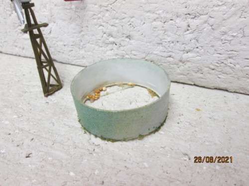 HO SCALE : WINDMILL + WATER TANK
