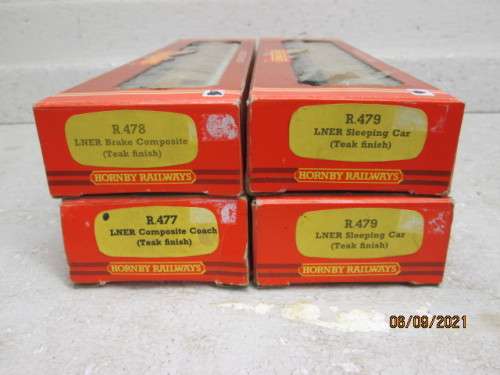 OO SCALE : HORNBY : LNER COACHES - X4 - BOXED