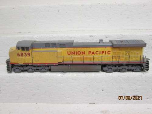HO SCALE : ATHEARN : AC 4400 - UNION PACIFIC - DIESEL LOCOMOTIVE - DUMMY