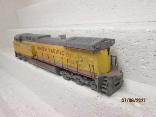 HO SCALE : ATHEARN : AC 4400 - UNION PACIFIC - DIESEL LOCOMOTIVE - DUMMY