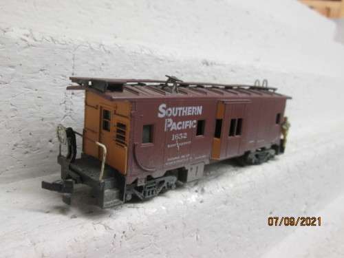 HO SCALE : ATHEARN : CABOOSE - SOUTHERN PACIFIC