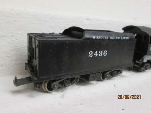HO SCALE : LIMA : 2-8-2 MISSOURI PACIFIC LINES - STEAM LOCOMOTIVE