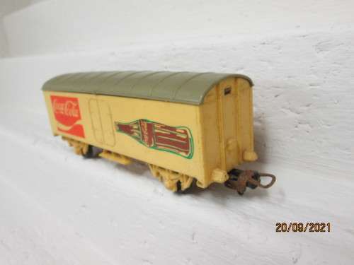 HO SCALE : LIMA : COCA COLA BOX CAR