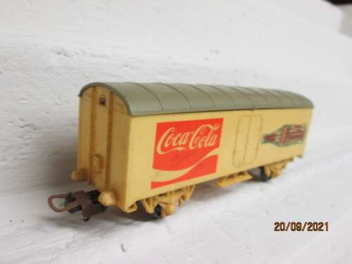 HO SCALE : LIMA : COCA COLA BOX CAR