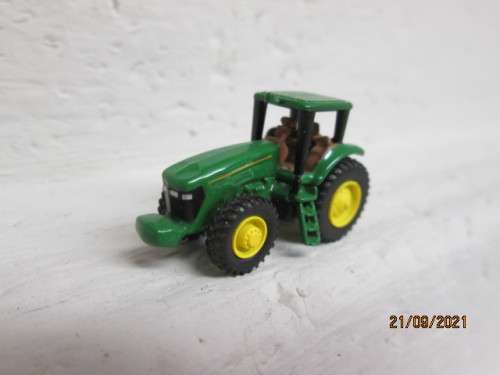 N SCALE : LARGE JOHN DEERE TRACTOR