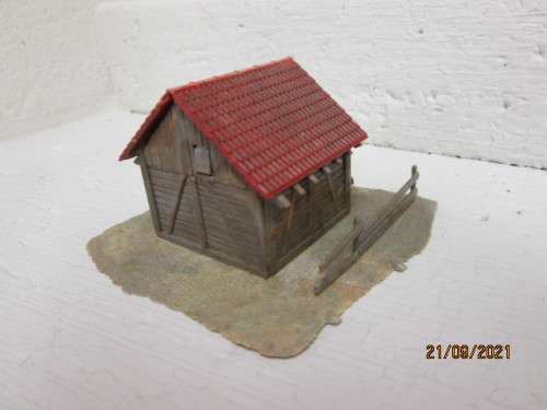 HO SCALE : SMALL WOODEN SHED
