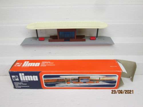 HO SCALE : LIMA : STATION ROOF - BOXED