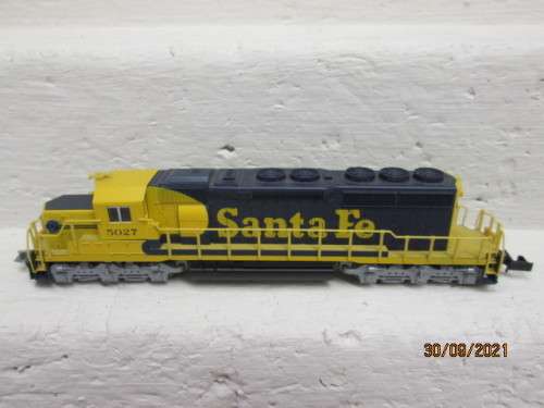 N SCALE : KATO : SD40 SANTE FE DIESEL LOCOMOTIVE - BOXED