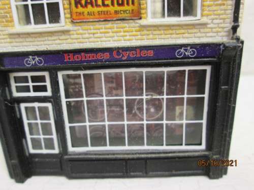 OO SCALE : HORNBY : DOUBLE STORY BUILDING- HOLMES CYCLES - (THICK RESIN TYPE)