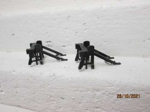 OO SCALE : HORNBY BUFFER STOPS - X2