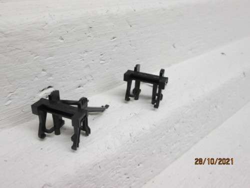 OO SCALE : HORNBY BUFFER STOPS - X2