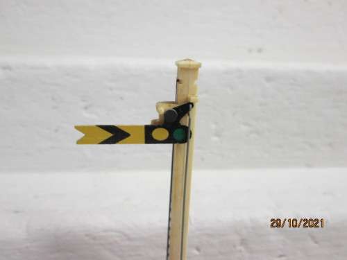 OO SCALE : HORNBY : RAIL SIGNAL