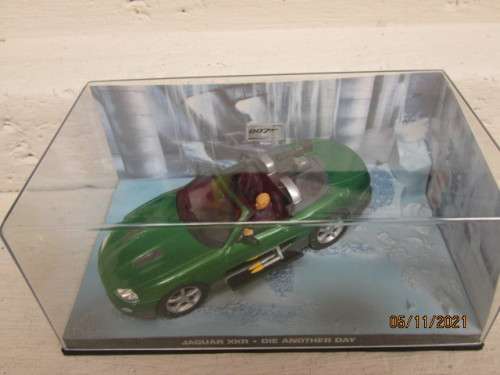 THE JAMES BOND CAR COLLECTION : MODEL + MAGAZINE -  NO.6 - JAGUAR XKR - DIE ANOTHER DAY