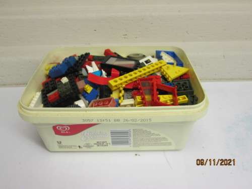 LEGO : 2LITRE CONTAINER FULL