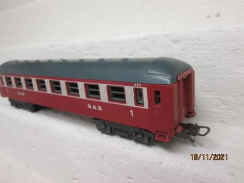 HO SCALE : LIMA SAR : ORANGE EXPRESS - FIRST CLASS COACH
