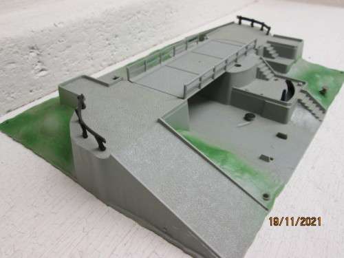 HO SCALE : LIMA : SWIVEL ROAD OVER RAIL BRIDGE - BOXED