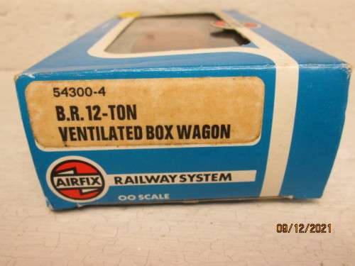 OO SCALE : AIRFIX : 12 TON VENTILATED BOX WAGON - BOXED