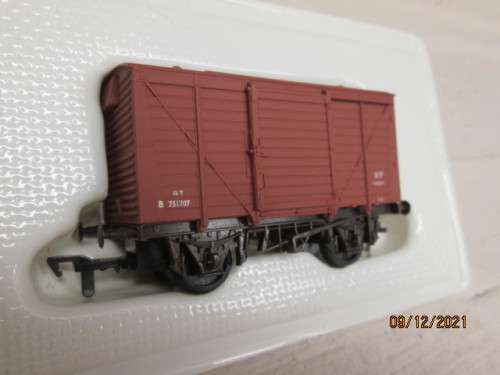 OO SCALE : AIRFIX : 12 TON VENTILATED BOX WAGON - BOXED