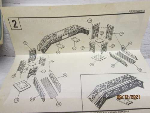 OO SCALE : AIRFIX : DOUBLE RAIL PEDESTRIAN FOOT BRIDGE  - BOXED