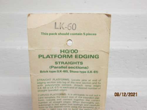 HO / OO SCALE : PECO : PLATFORM  EDGING - BOXED