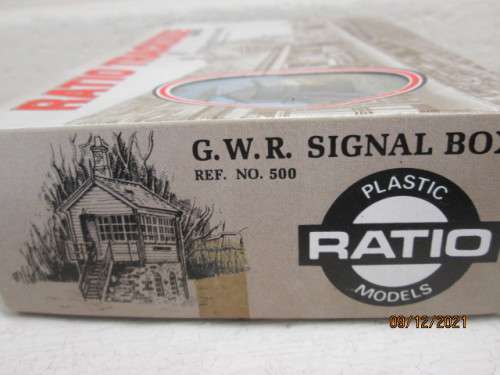 OO SCALE : RATIO : TRACKSIDE - GWR SIGNAL BOX - KIT - BOXED