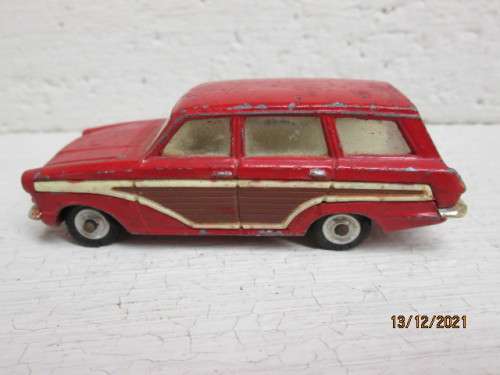 DIE CAST : CORGI TOYS : FORD CORTINA CONSUL