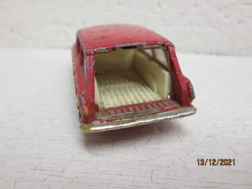 DIE CAST : CORGI TOYS : FORD CORTINA CONSUL