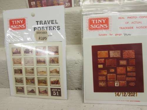 OO SCALE : TINY SIGNS - VARIOUS POSTER BOARDS - X6