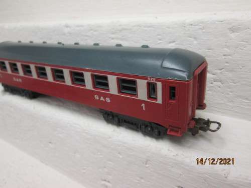 HO SCALE : LIMA SAR : ORANGE EXPRESS COACH