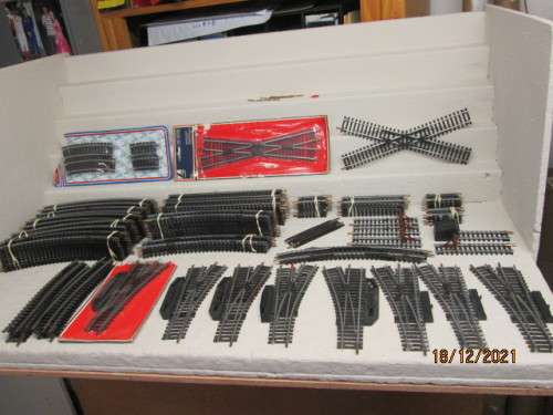 HO / OO SCALE : LIMA : TRACK - X140 PIECES (X2 BEER BOXES FULL)