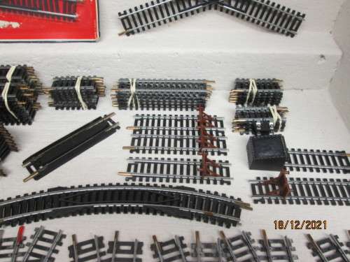 HO / OO SCALE : LIMA : TRACK - X140 PIECES (X2 BEER BOXES FULL)