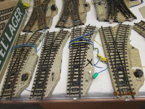 HO SCALE : MARKLIN : M-TRACK - 3-RAIL  -  X97  PIECES