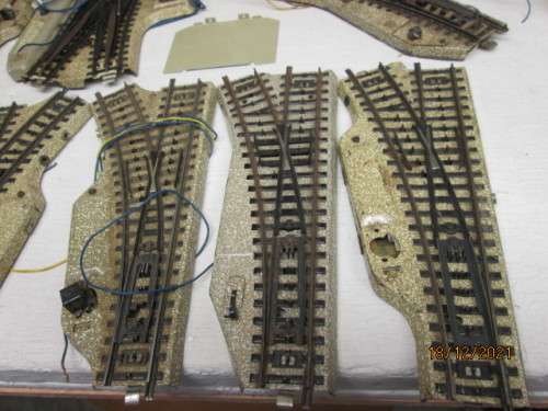 HO SCALE : MARKLIN : M-TRACK - 3-RAIL  -  X97  PIECES