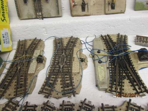 HO SCALE : MARKLIN : M-TRACK - 3-RAIL  -  X97  PIECES
