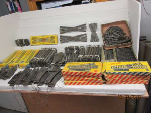 HO SCALE : FLEISCHMANN : TRACK - X 265 PIECES - (VERY OLD FIBRE TYPE)