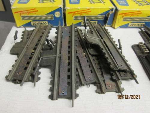 HO SCALE : FLEISCHMANN : TRACK - X 265 PIECES - (VERY OLD FIBRE TYPE)
