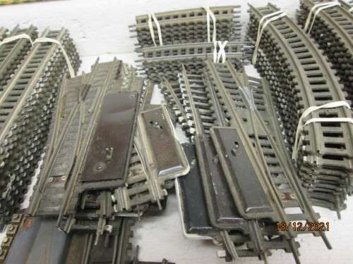 HO SCALE : FLEISCHMANN : TRACK - X 265 PIECES - (VERY OLD FIBRE TYPE)