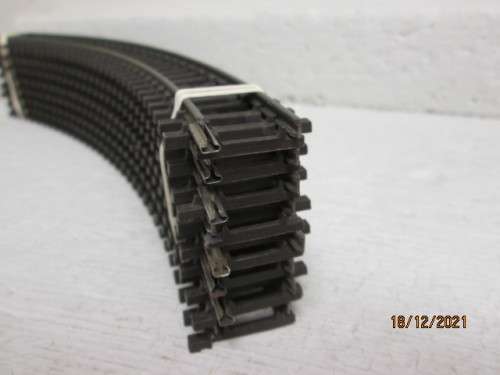 OO SCALE : TRIANG : TRACK - X8 PIECES + TRANSFORMER
