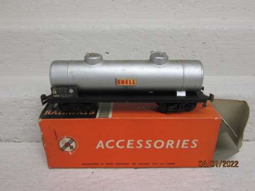 HO SCALE : JOUEF : SHELL BOGIE TANK WAGON - BOXED