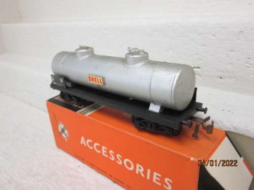 HO SCALE : JOUEF : SHELL BOGIE TANK WAGON - BOXED