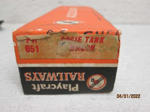 HO SCALE : JOUEF : SHELL BOGIE TANK WAGON - BOXED