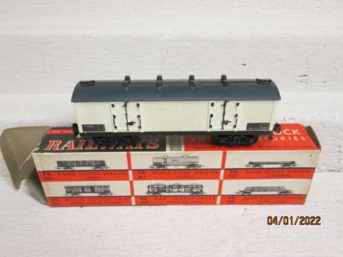 HO SCALE : JOUEF : BOGIE REFRIDGERATION VAN - BOXED