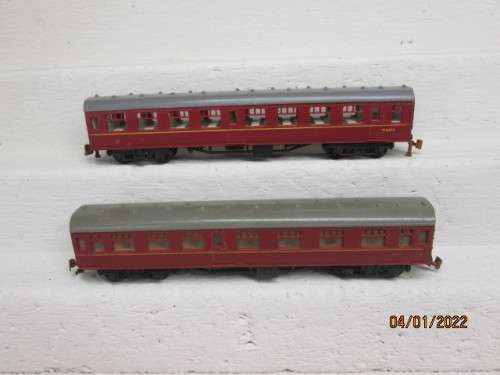 HO SCALE : JOUEF : X2 RED BR PASSENGER COACHES