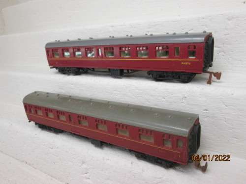HO SCALE : JOUEF : X2 RED BR PASSENGER COACHES