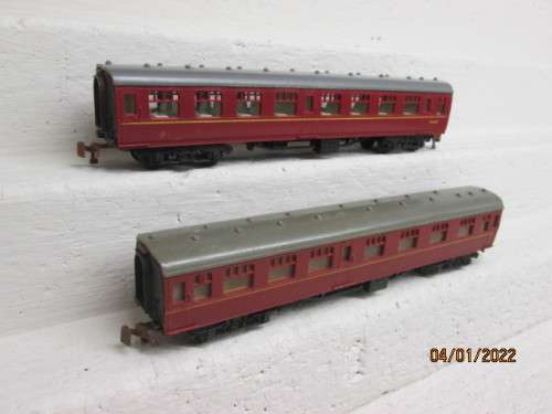 HO SCALE : JOUEF : X2 RED BR PASSENGER COACHES