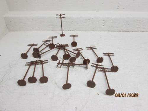 HO SCALE : BACHMANN : TELEPHONE POLES X20