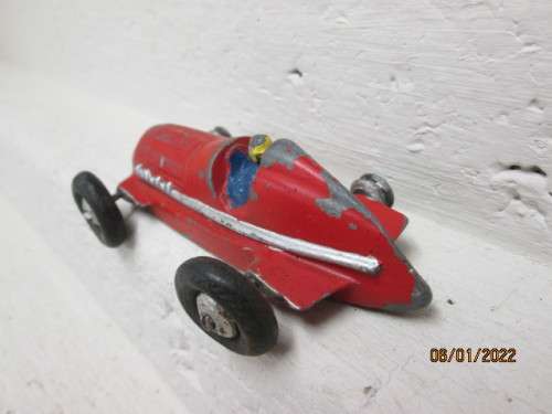 RED SPORTS CAR