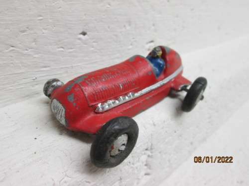 RED SPORTS CAR